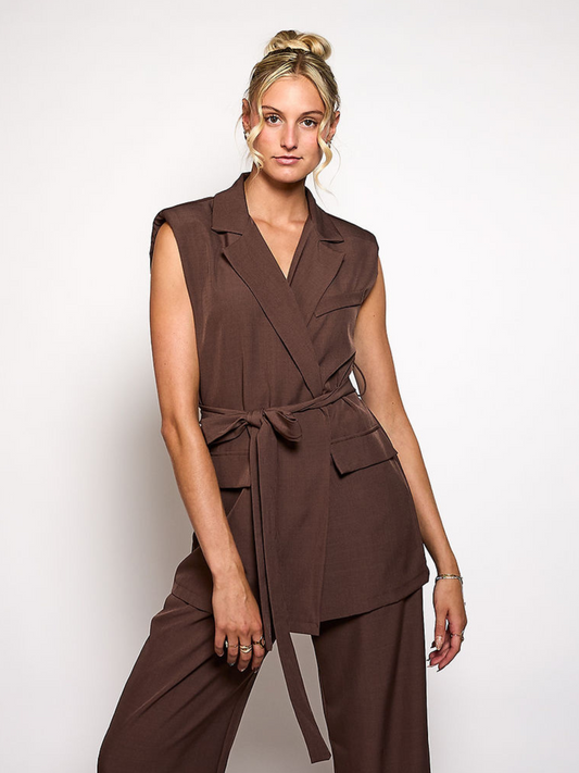 Loes vest with belt | Brown | Tall