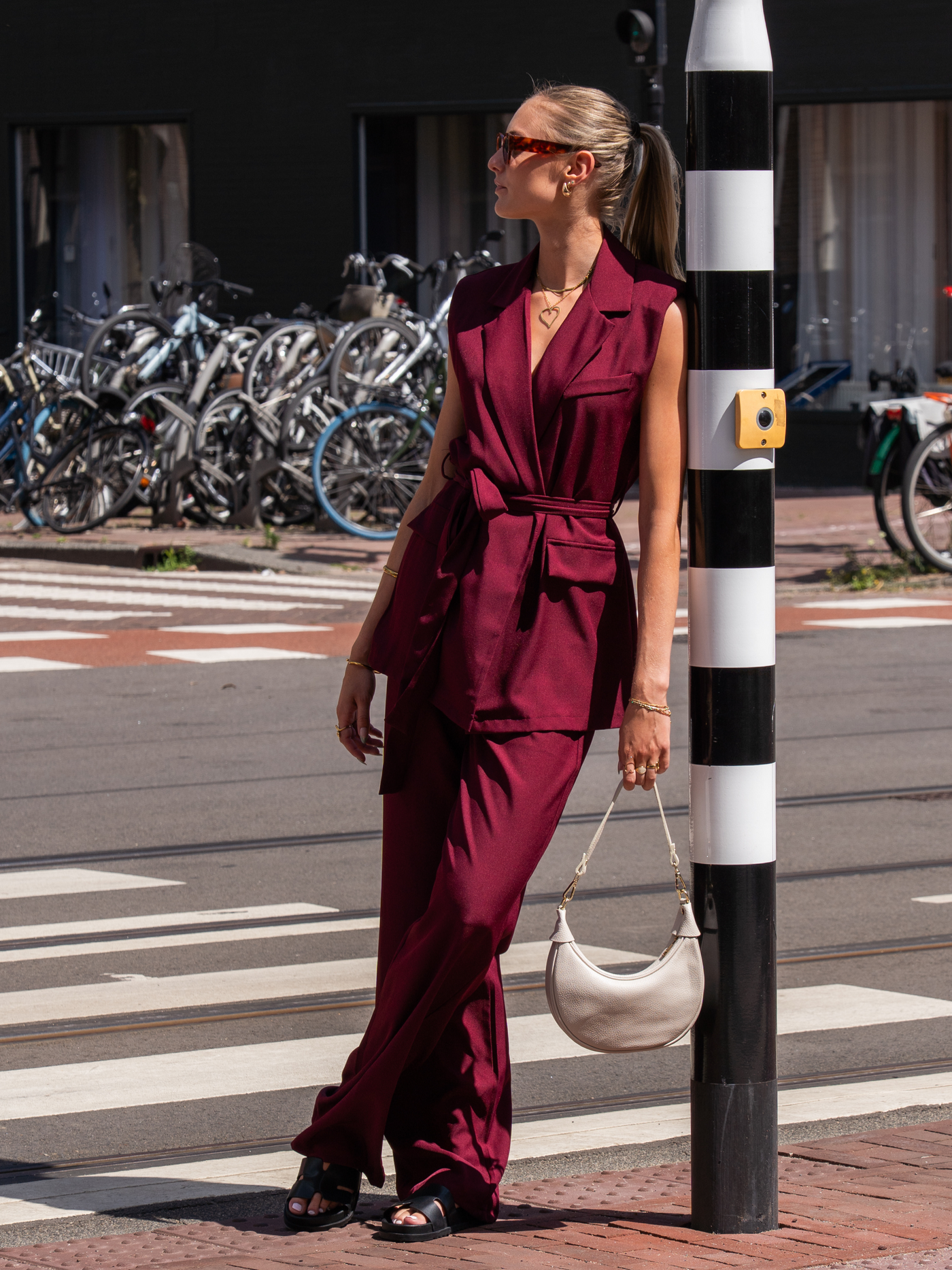 Loes gilet met ceintuur | Bordeaux | Tall