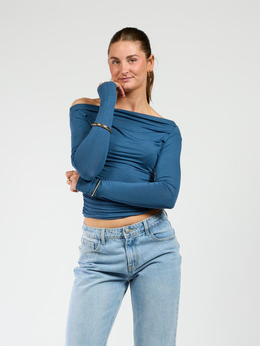 Lieke off shoulder top | Tall | Blue