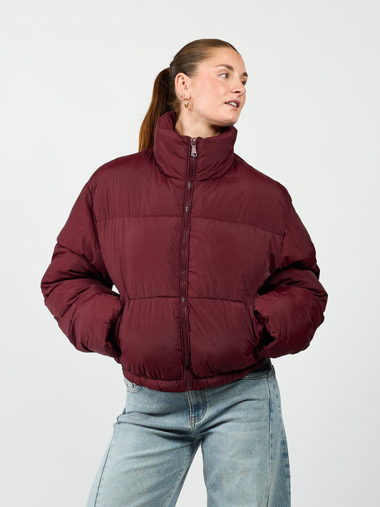 Mara Cropped Puffer Jack | Bordeaux | Tall