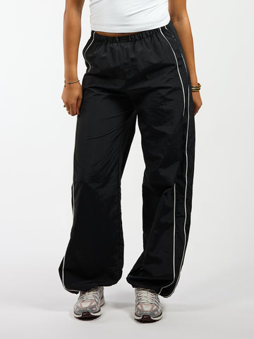 Noor Parachute Pants | Black | Tall